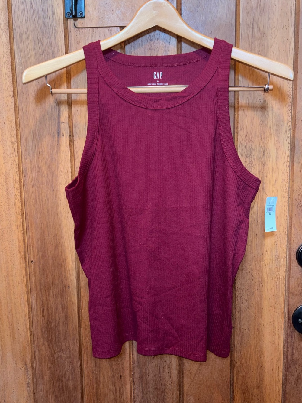 GAP Ribbed Tank Top in Burgundy